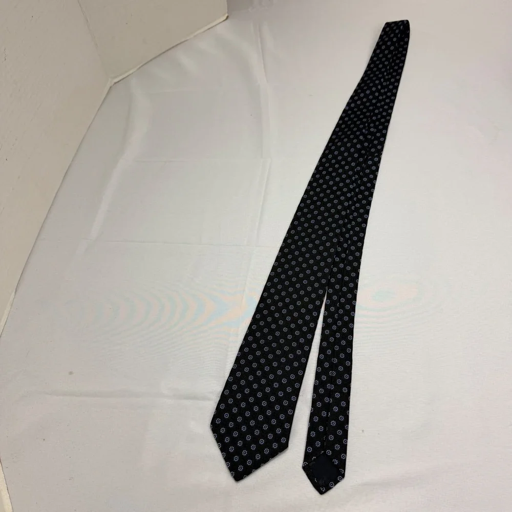 Brooks Brothers 346 Necktie 58 x 3.25 Black Blue Silk Floral Medallion Geometric